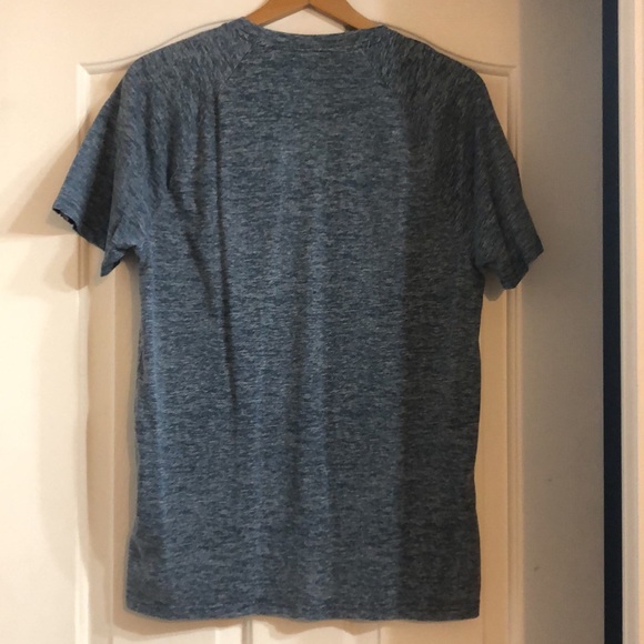 Hollister Men’s Crew Neck T-shirt Size Medium - Picture 4 of 6